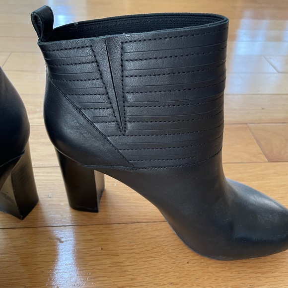 M4D3 Salama Block Heel Bootie - Picture 3 of 5